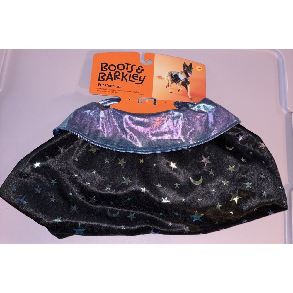 Boots & Barkley Halloween Costume Cape in L / XL